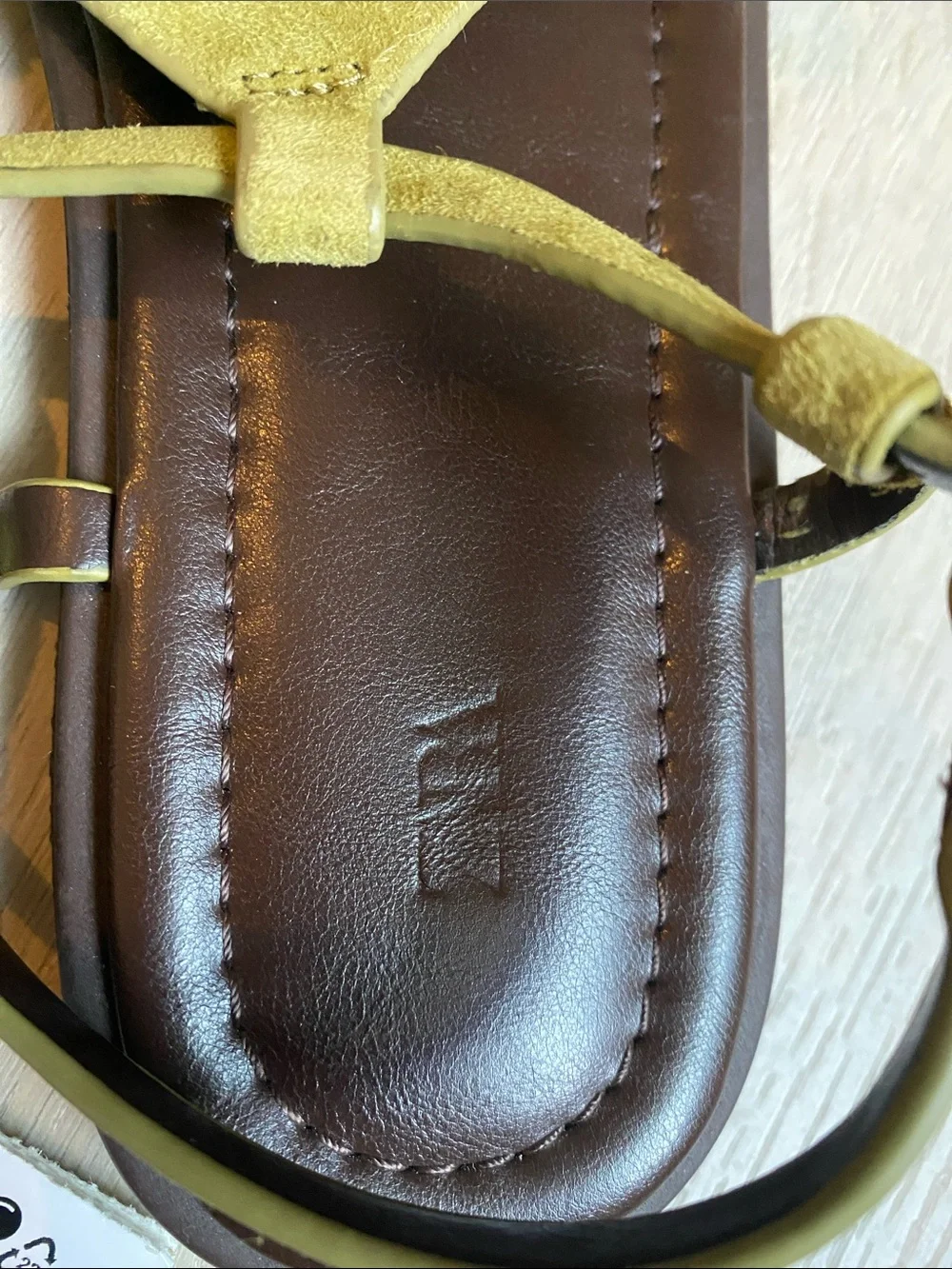 NWT! Zara Suede T-Strap Sandals in Olive Cushioned Footbed - Size 6.5 (37) - Picture 4 of 7